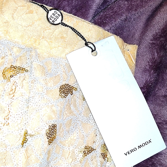 NWT 4/$20 Vero Moda peach lace & sequined short skirt-4/6 - Picture 2 of 7
